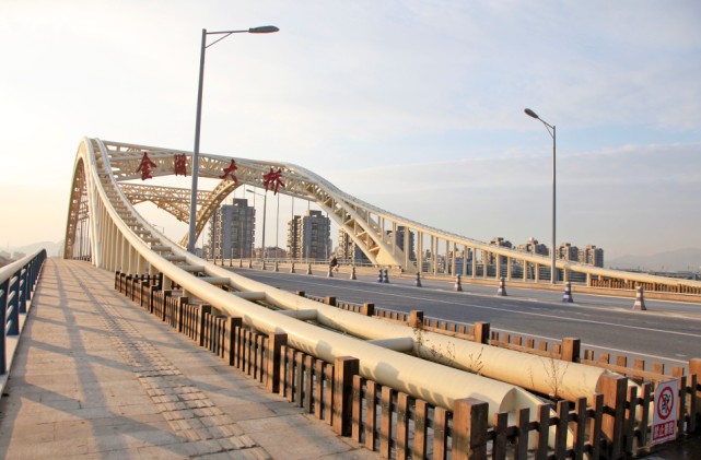 金湖大桥钢结构工程